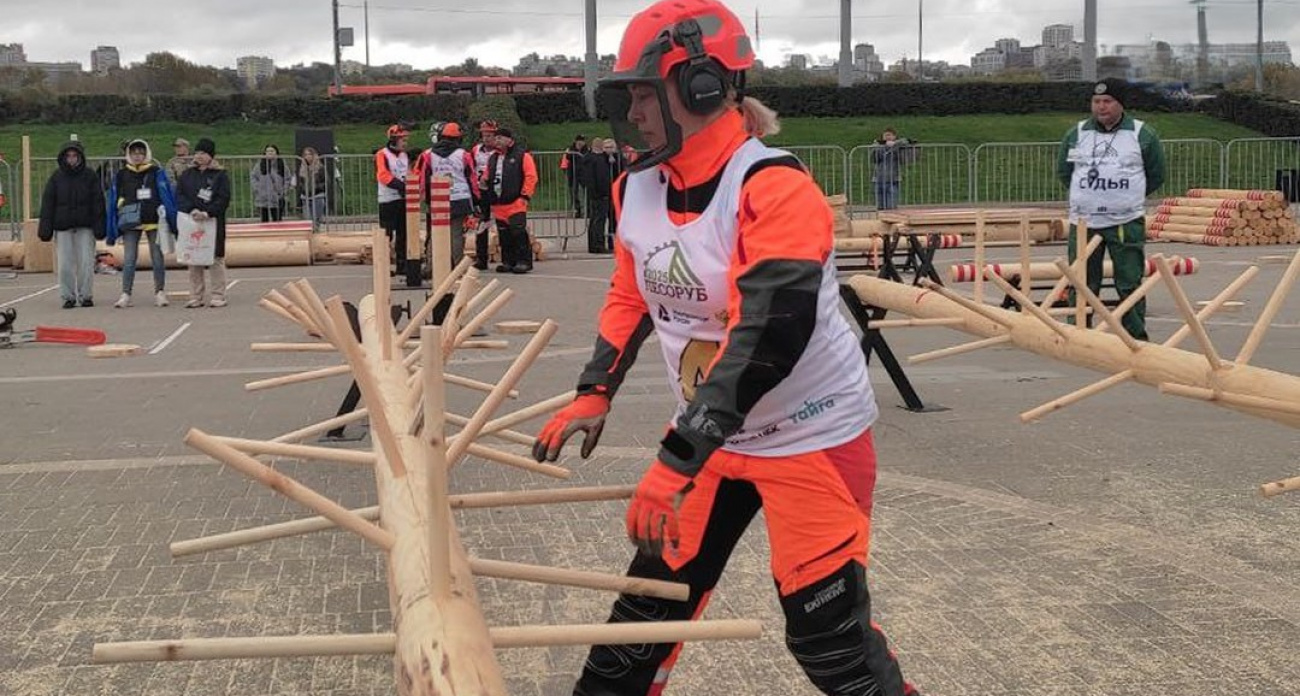 Лучшей в стране вальщицей леса стала женщина-лесоруб из Чувашии