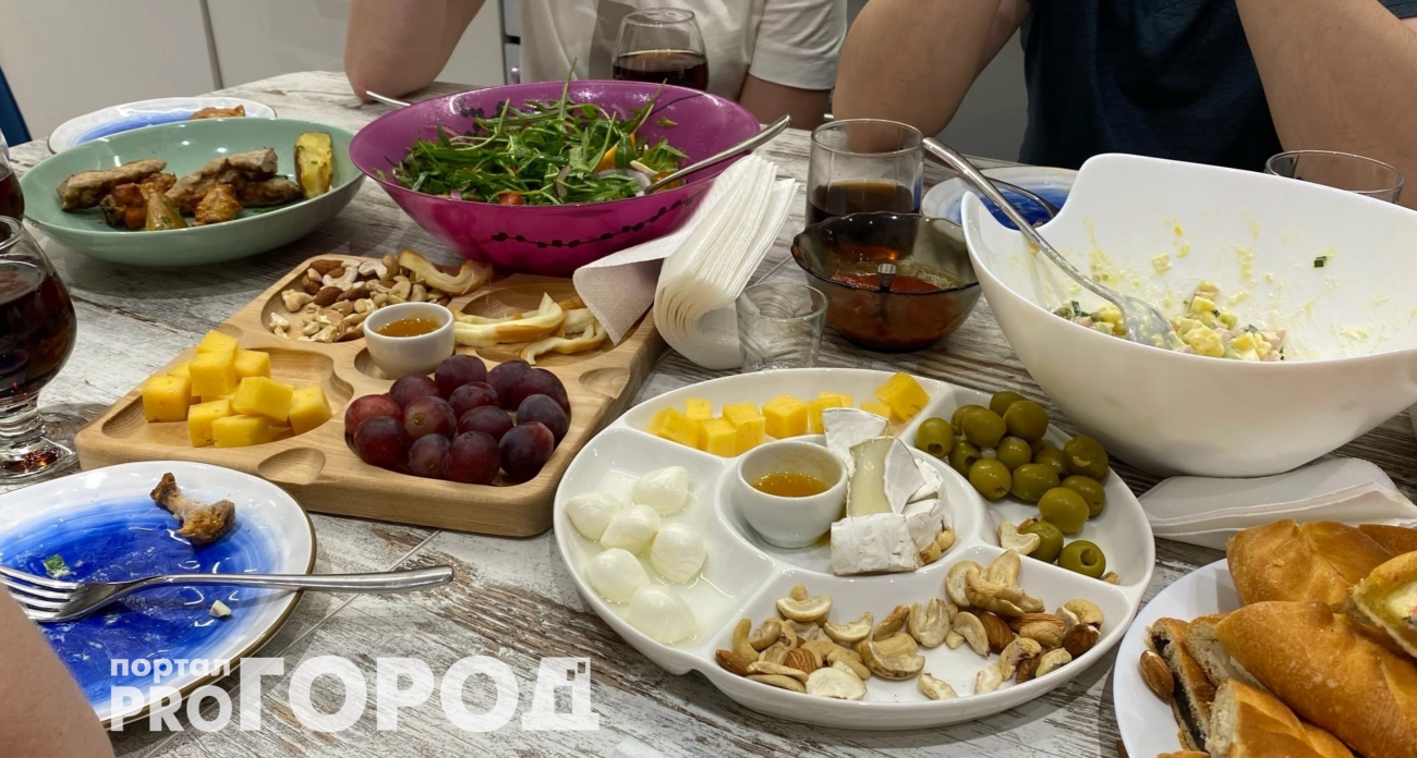 Все втайне ждут, что вы уйдете: эти три привычки в гостях выдают низкий интеллект