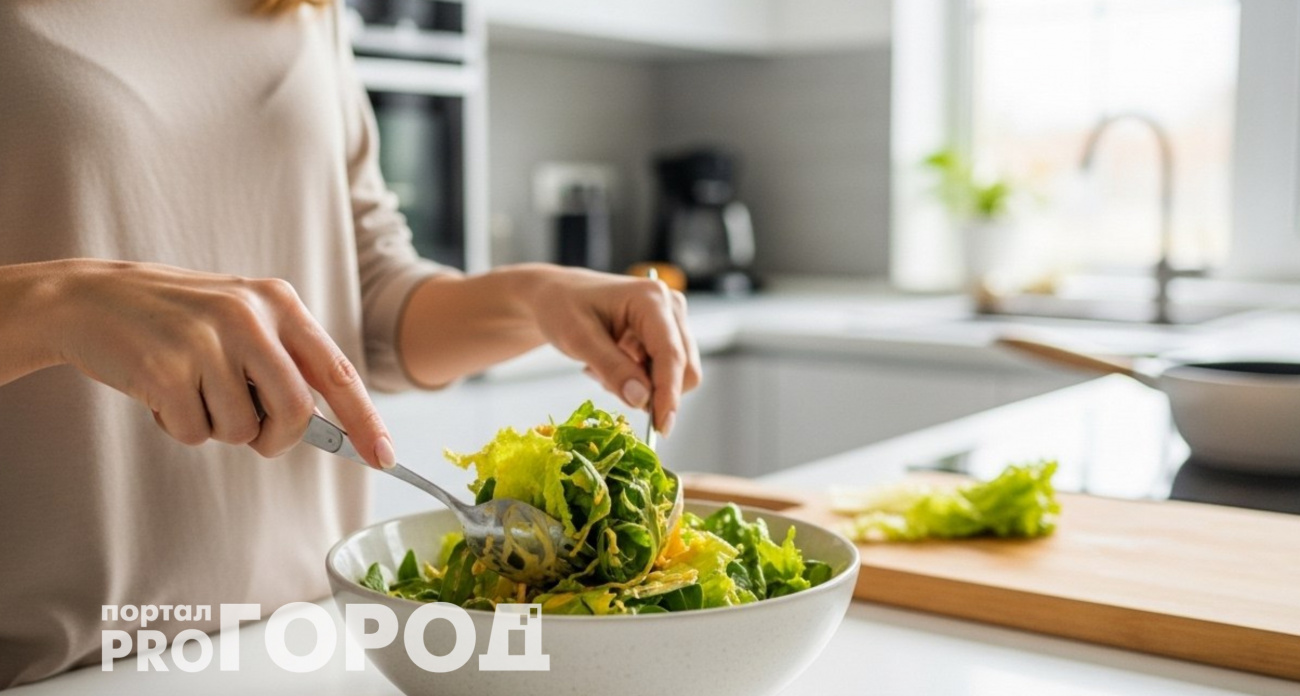 Теперь заправляю салат только так: получается лучше, чем в ресторанах 