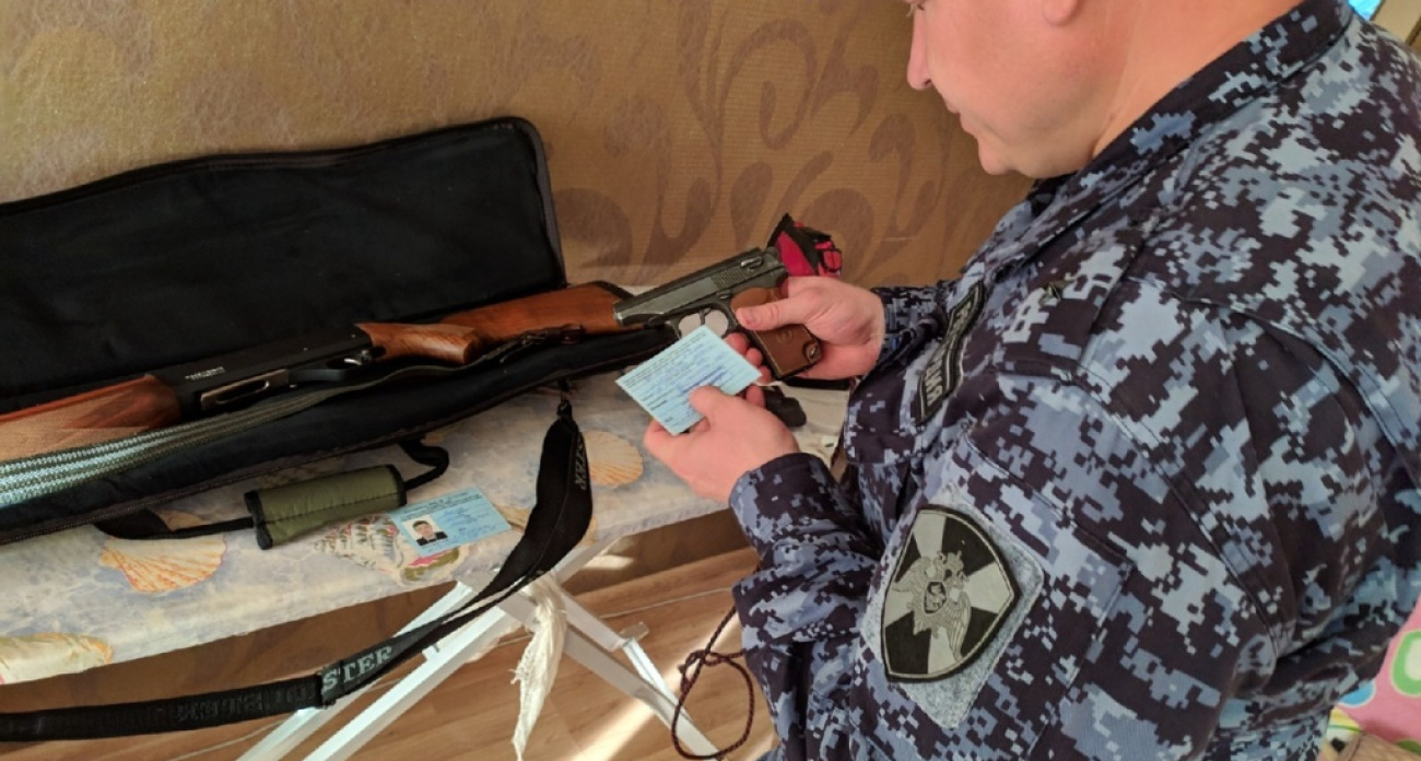 За год жители Чувашии получили более 150 тысяч рублей за добровольно сданное оружие