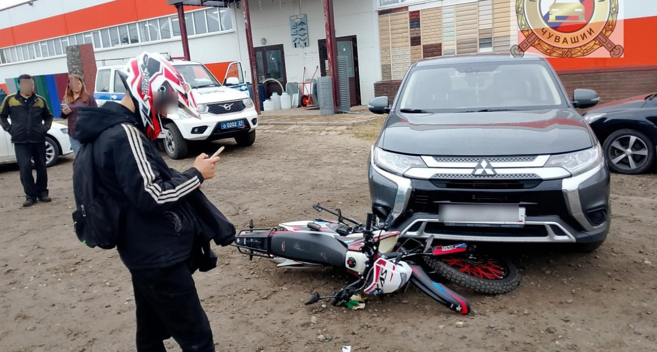 В Чувашии 17-летний мотоциклист без прав отправил свою мать в больницу