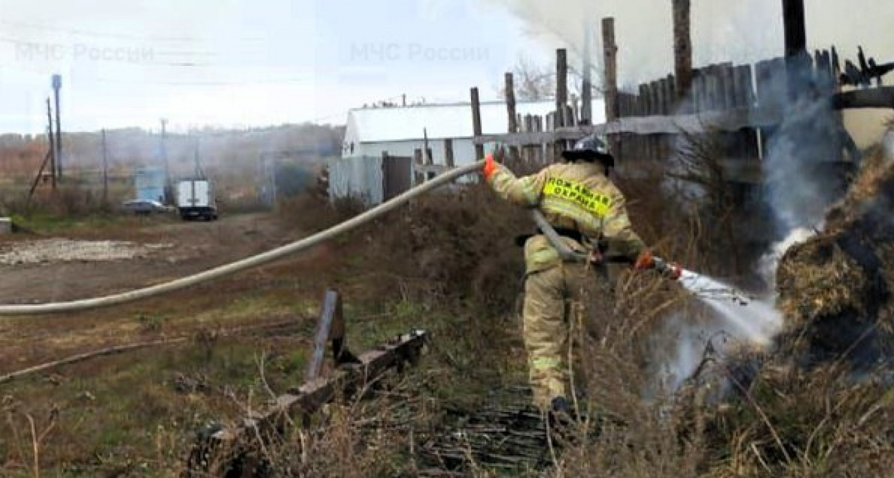 В Чувашии огонь оставил фермера без запасов корма для скота