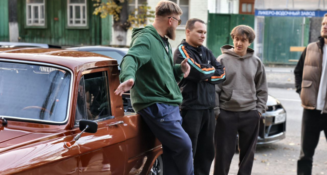 Юморист Денис Дорохов вернулся в Чебоксары за тюнингованным "москвичом"