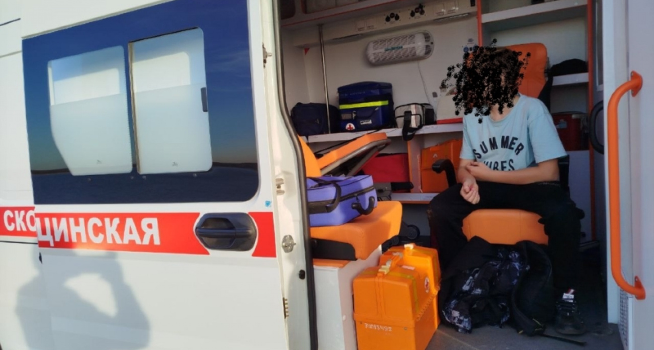 У Волги в Новочебоксарске рыболовный крючок насквозь проткнул парню палец