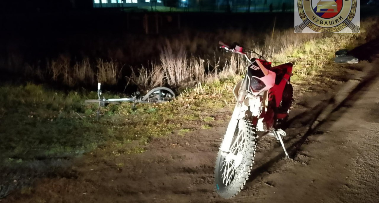 В Чувашии 13-летний мотоциклист врезался в ровесника на велосипеде: у обоих серьезные травмы