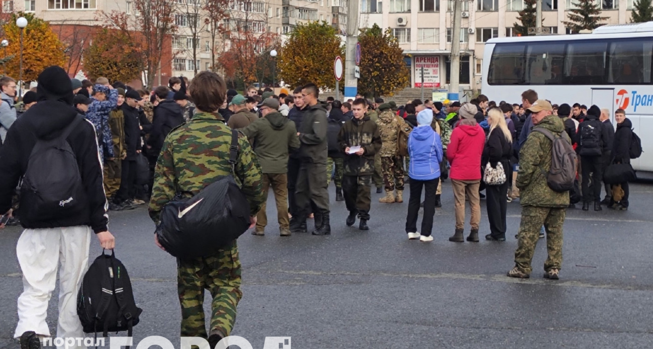 Госдума утвердила бесконечный призыв: теперь военкоматы получили право забирать в армию круглый год