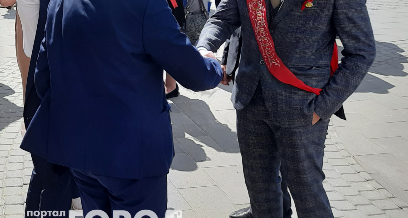 Родители в панике: в России официально заявили о готовности к 12-летнему обучению