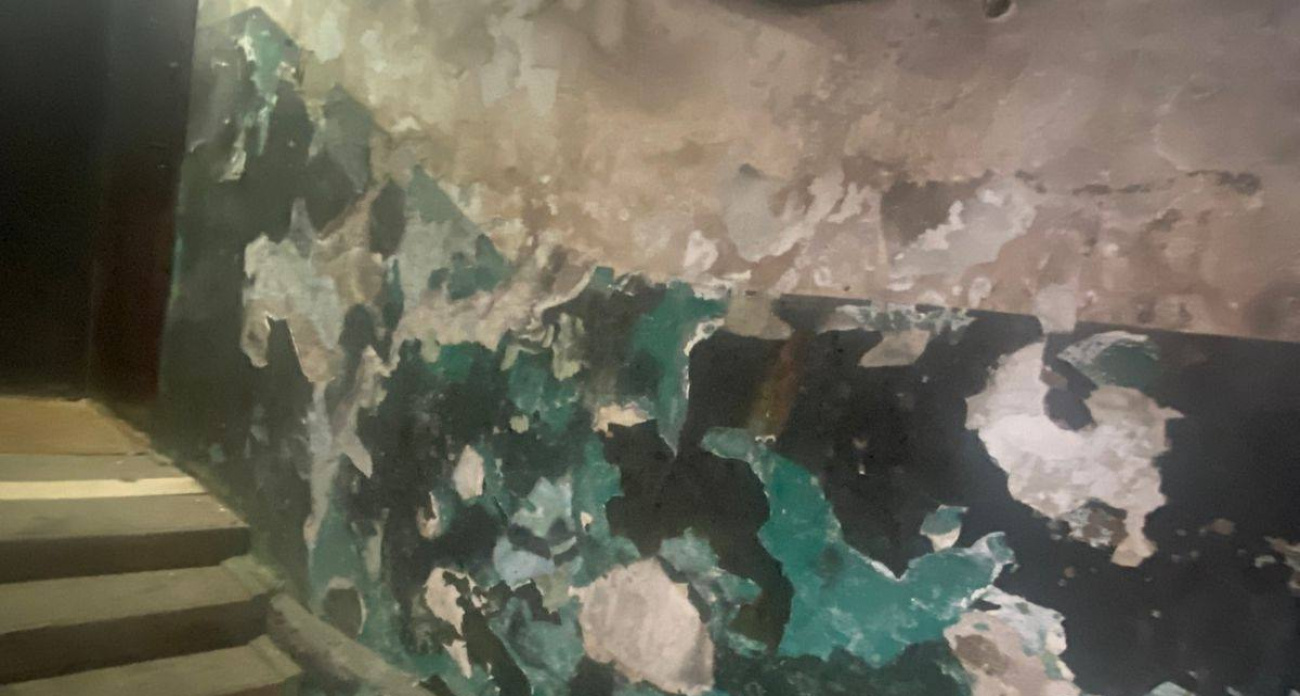 В Канаше занялись старым восьмиквартирным домом, который после пожара пребывал в еще более плачевном состоянии