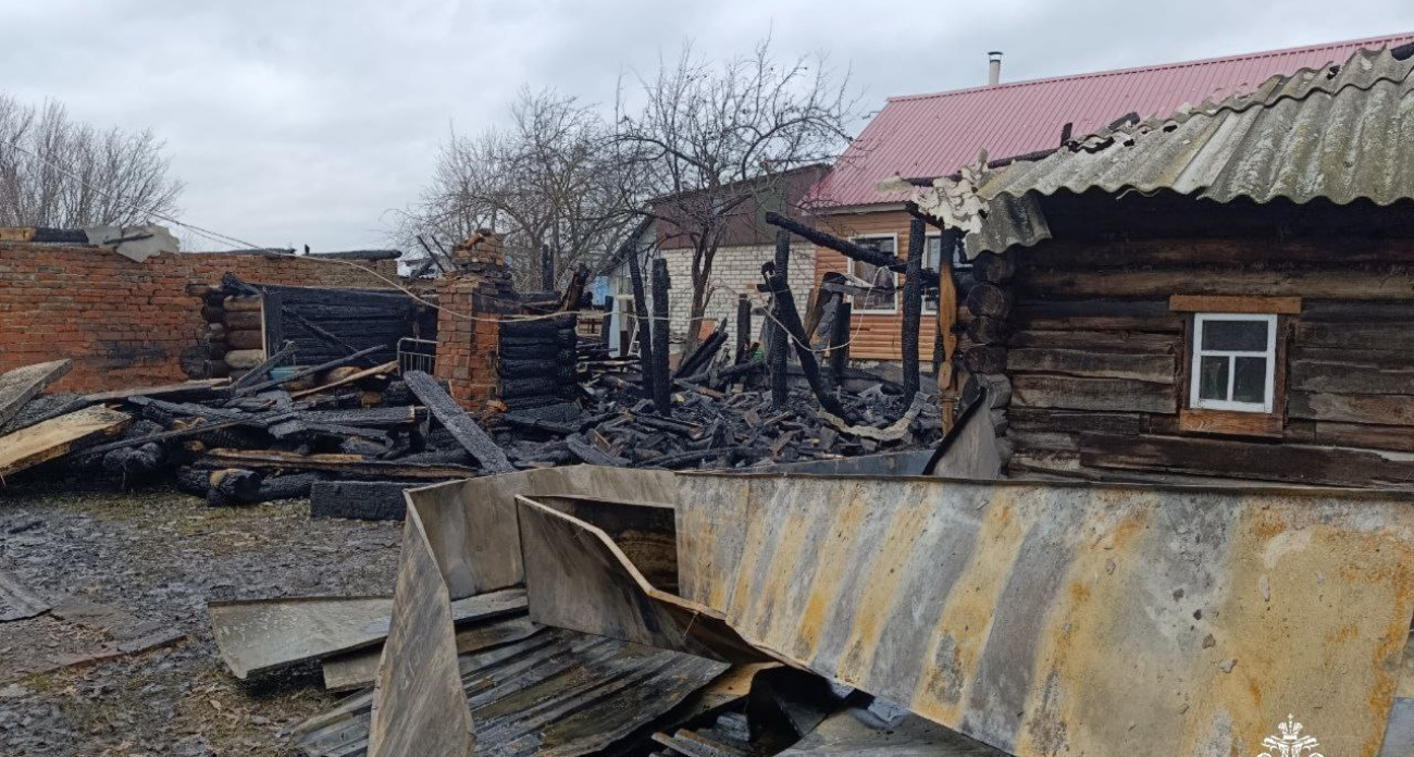 Вечером в подворье жителя чувашского села вспыхнул пожар