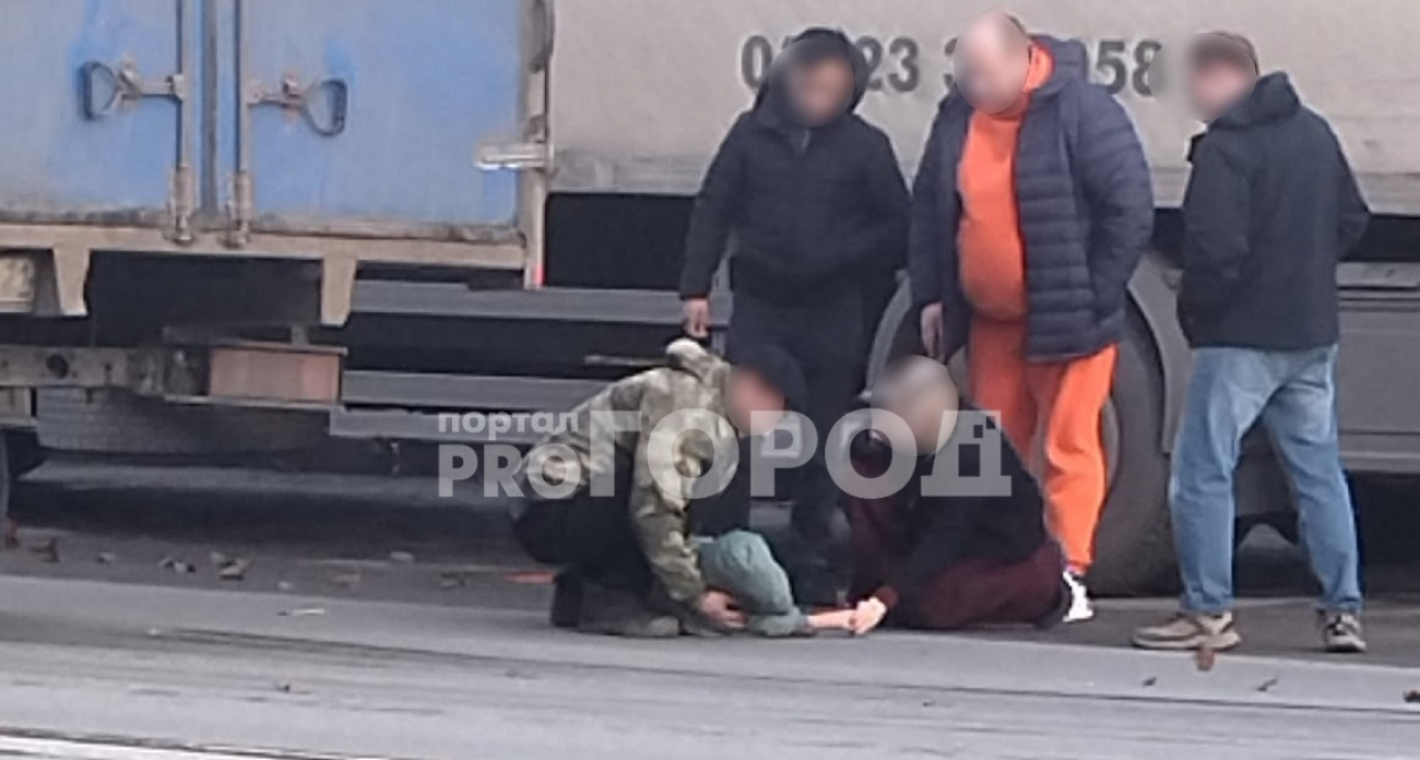 В Чебоксарах на пешеходном переходе грузовая "Газель" сбила ребенка
