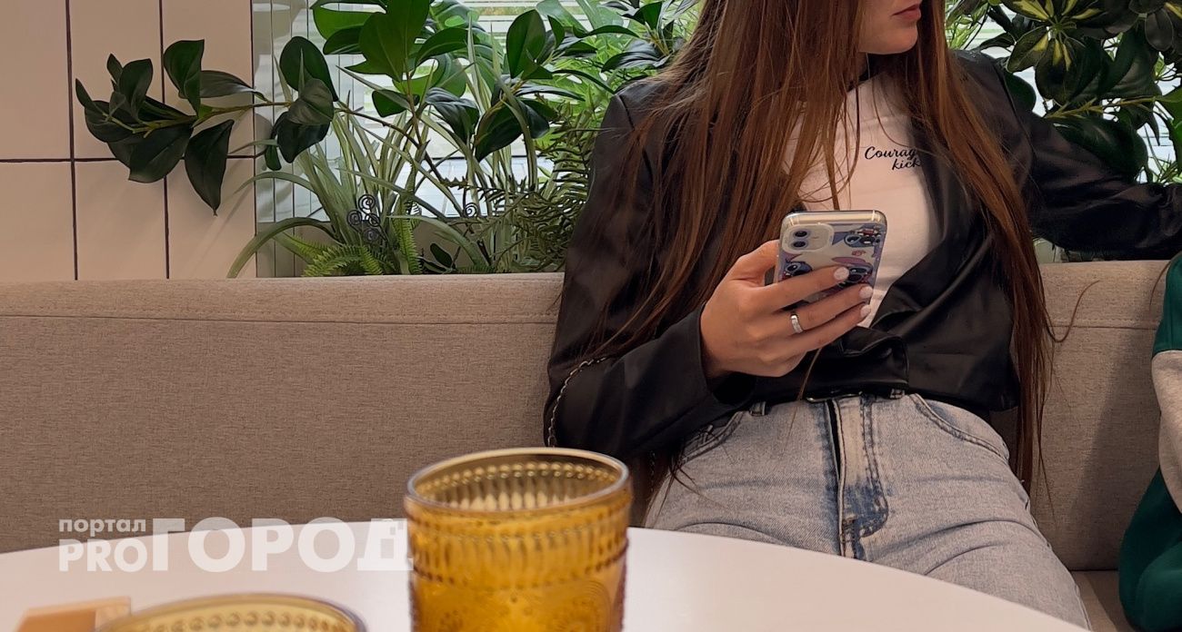 Чебоксарка лишилась денег из-за сгенерированного видео в мессенджере