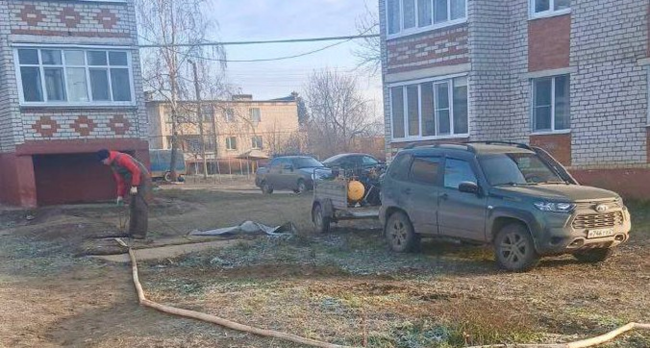 В Кугеси постепенно восстанавливают водоснабжение: идет ликвидация аварии