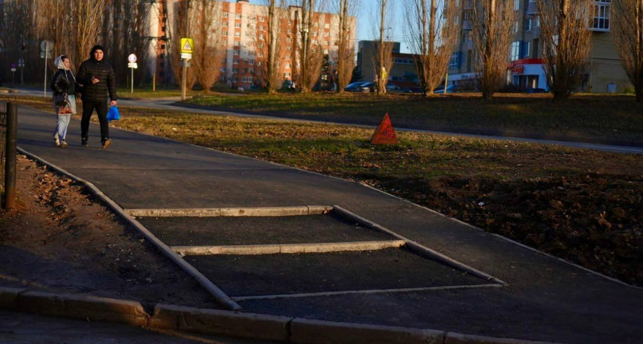 В Чебоксарах приняли новые тротуары, но работа еще не завершена