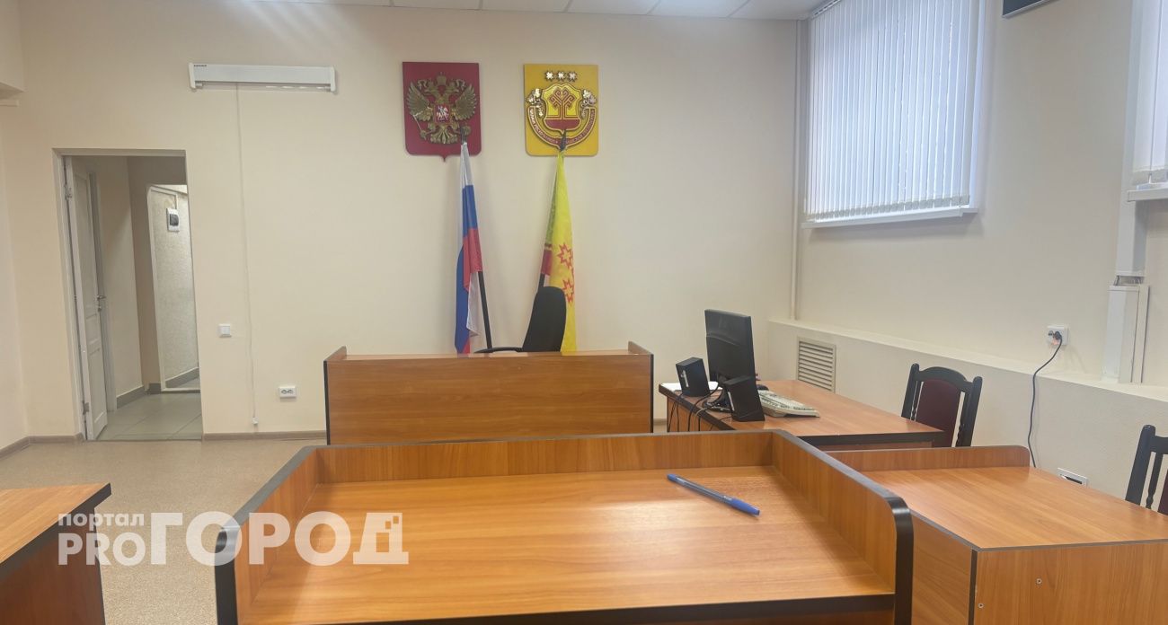 Фиктивная взятка, шантаж и сокрытие ДТП со служебным авто: за это в Батырево будут судить двух бывших полицейских