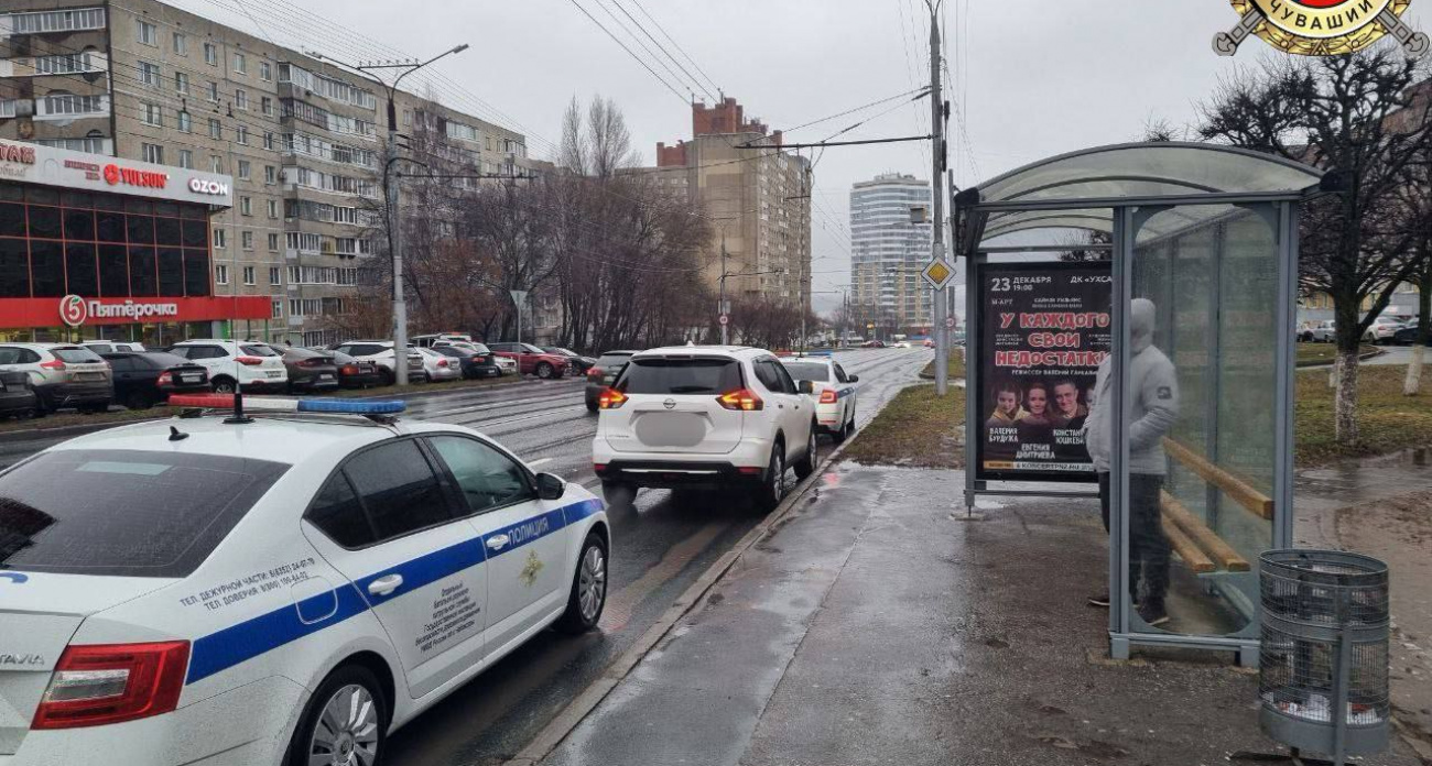 В Чебоксарах машина сбила 15-летнюю девочку