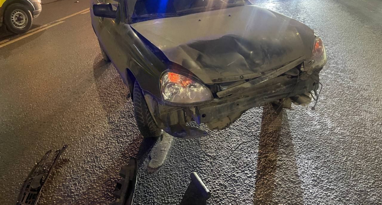 Появились подробности ДТП с курьером доставки и "Ладой Приорой"