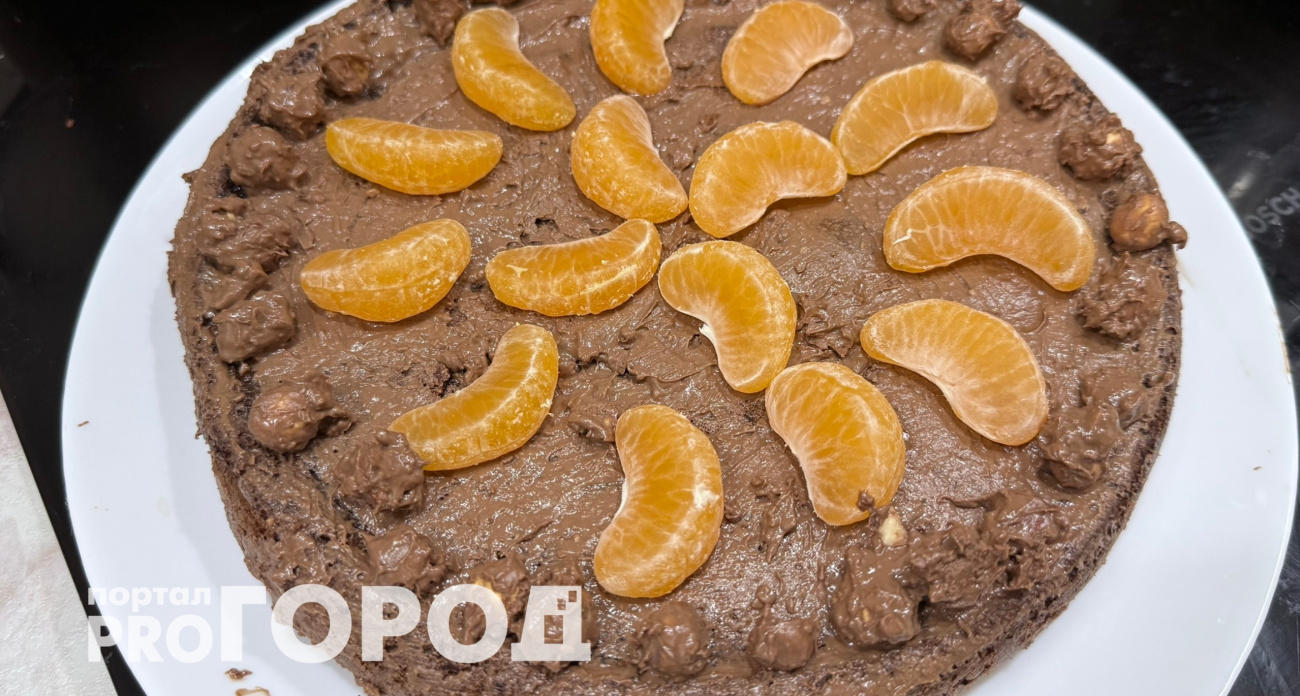 Добавила хурму в тесто и обомлела: получился лучший пирог в моей жизни - нежный и пышный