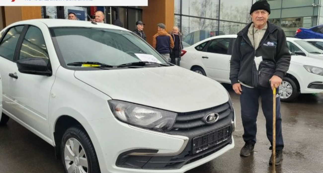 В Чувашии пострадавшим на производстве выдали новые автомобили