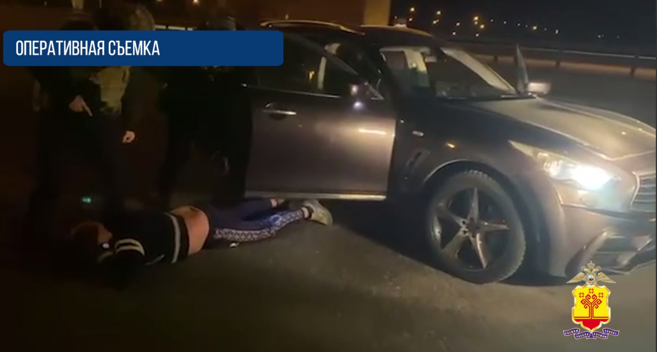 На трассе в Чувашии полицейские задержали мужчин с 40 килограммами наркотиков