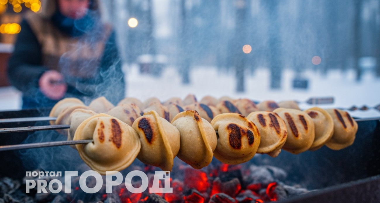 Готовлю вместо мяса и картошки на Новый год: пельмени на мангале за 5 минут – гости в восторге от этого рецепта