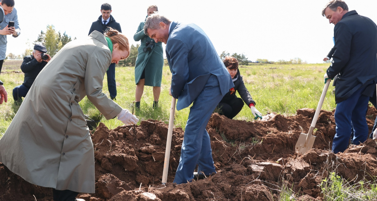 Глава Чувашии отмечает день рождения: про путь деревенского парня, коронное блюдо и семью
