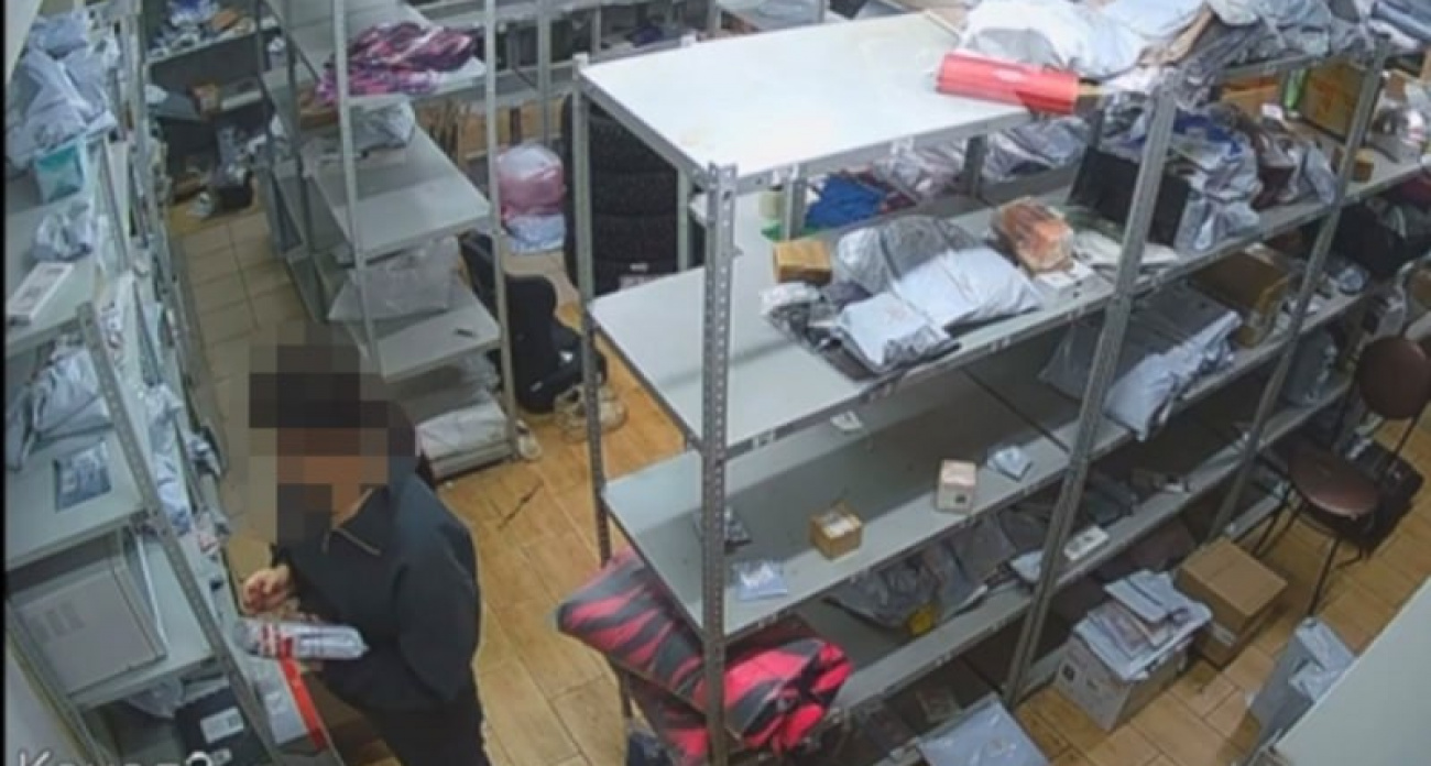 В Чебоксарах сотрудница пункта выдачи заказов похищала товар и отправляла пустые коробки