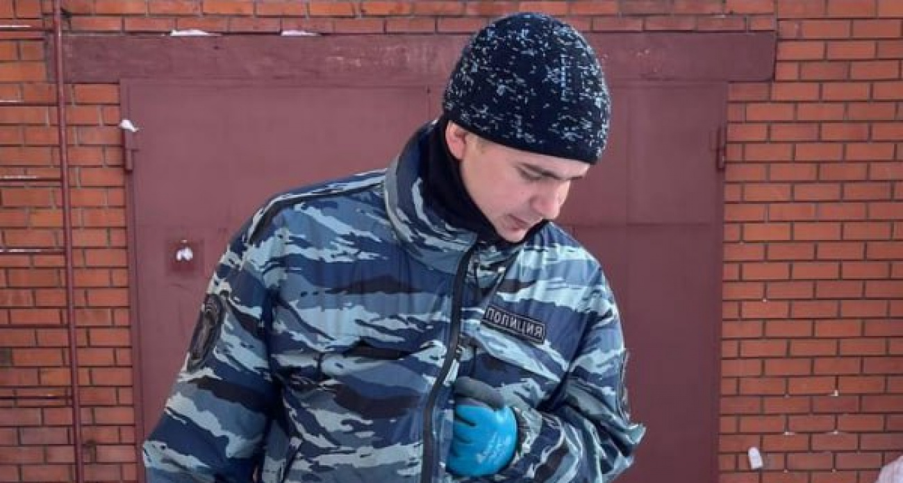 Кинологу из Чебоксар пришлось задерживать преступника в супермаркете, куда он зашел после работы