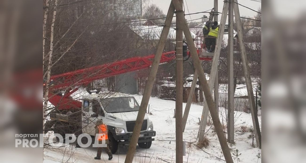 Да будет свет: в утопающем в темноте частном секторе Соляного начали монтировать уличные фонари