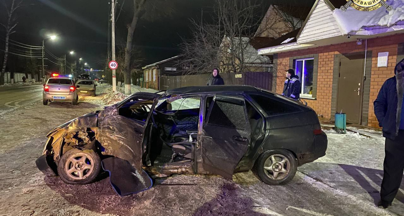 В Ядрине при столкновении автомобилей пострадали три человека