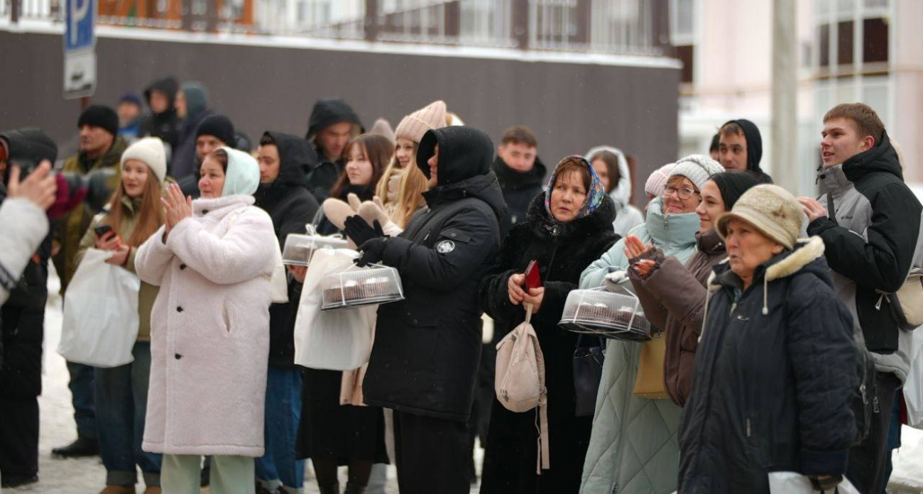 В Чебоксарах 64 семьям детей-сирот вручили ключи от новых квартир