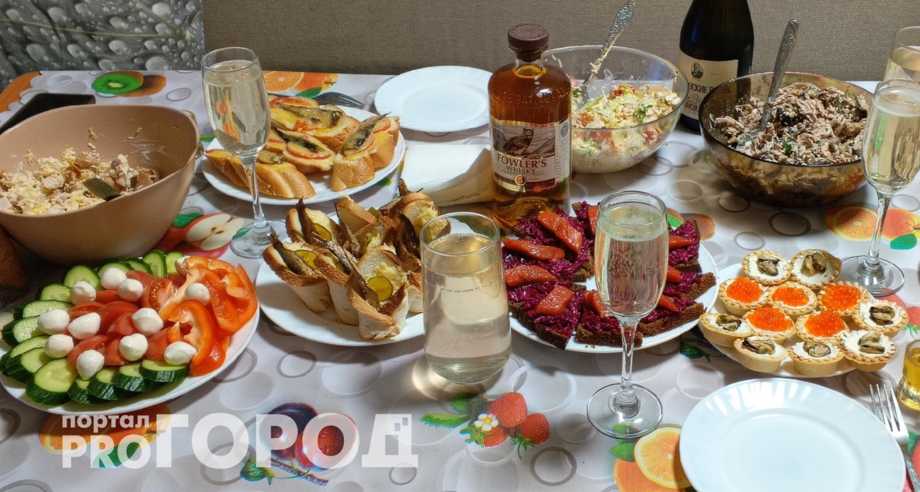 Хуже выкуренной пачки сигарет: эта популярная привычка за столом приводит к инфаркту и депрессии