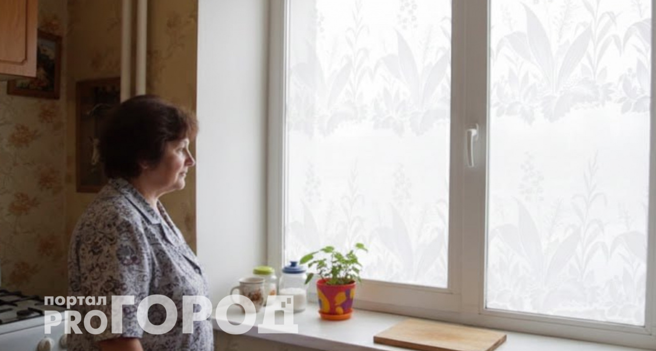 Соседи крутили у виска, а теперь делают так же: почему я наклеила тюль на окна вместо жалюзи