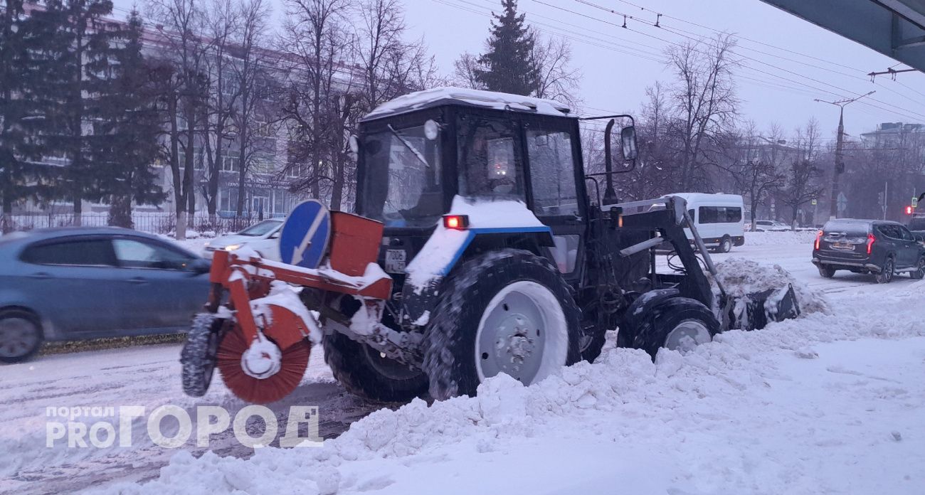 В "Дорэкс" объяснили, почему техника не выходит на улицы Чебоксар сразу с началом снегопада и какие факторы влияют на скорость уборки