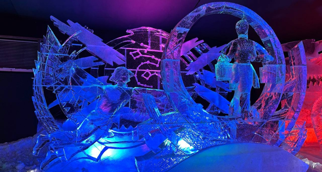 Мастер из Чувашии представил сказочную скульптуру на фестивале ледяных фигур
