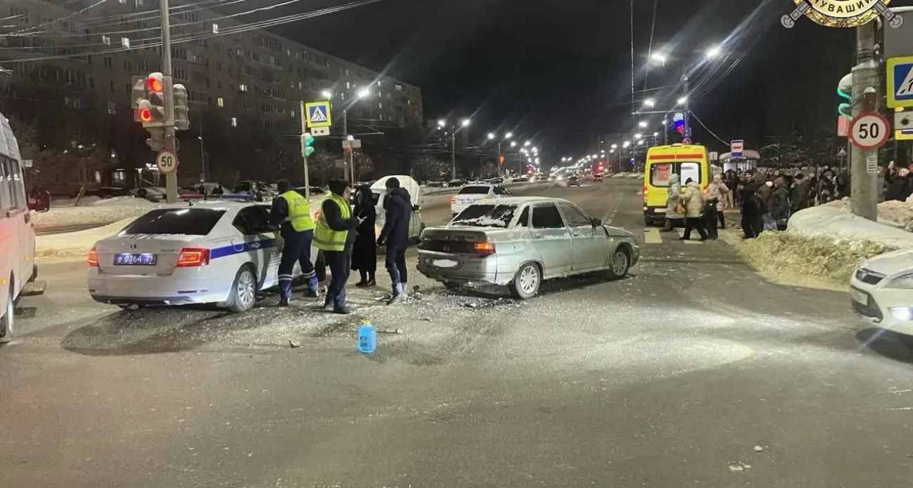 В Чебоксарах пьяный водитель устроил аварию, в которой пострадал ребенок