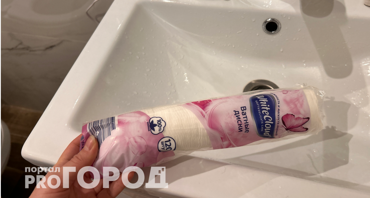 Покупаю дешевые ватные диски по 50 рублей сразу десять упаковок и использую их не по назначению: выручают в хозяйстве 