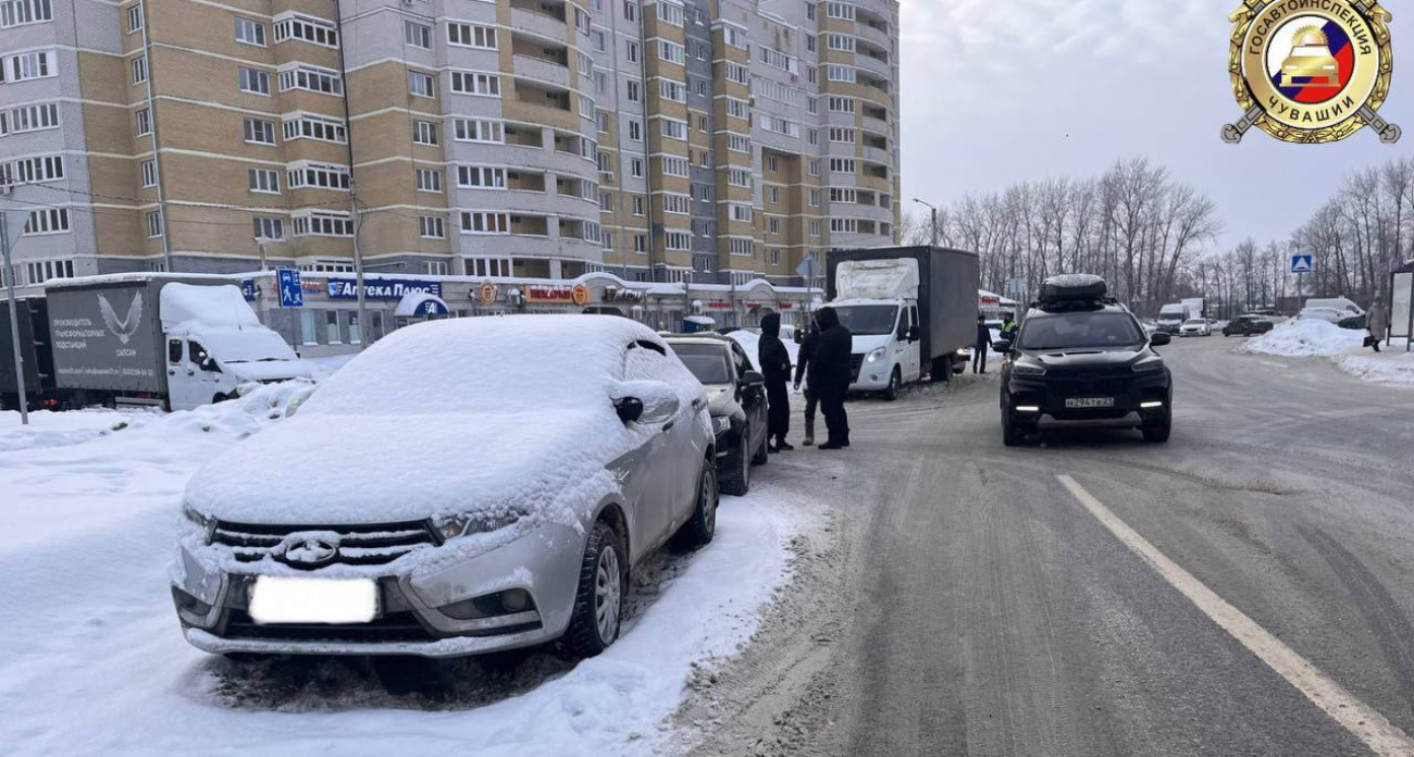 Водителей, бросивших машины на дороге в Чебоксарах, оштрафуют на две тысячи рублей