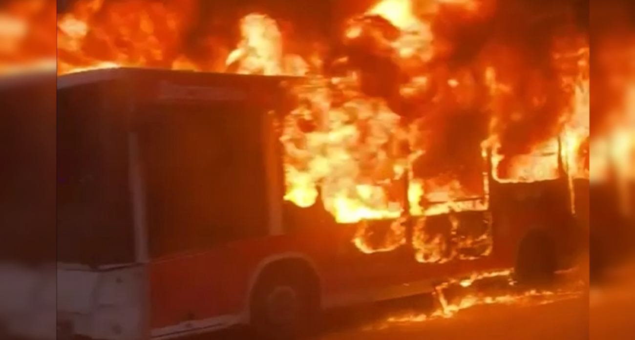 В Чебоксарах сгорел автобус и родилась королевская двойня - главные новости за 22 января