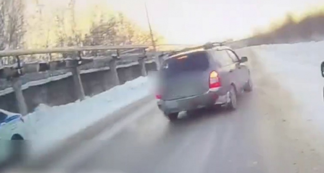 В Канаше водитель без прав подверг опасности себя и своего ребенка
