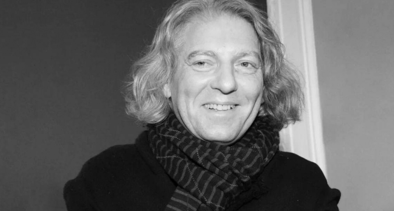 Скоропостижно скончался  журналист, режиссер и соведущий шоу "Вечерний Ургант"