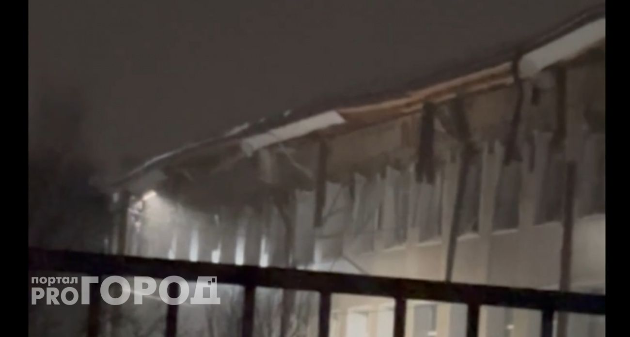 После обильного снегопада в Алатыре рухнула крыша одной из школ