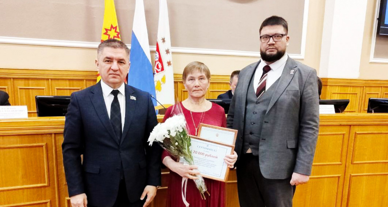 В Чебоксарах лучших дворников января наградили премиями