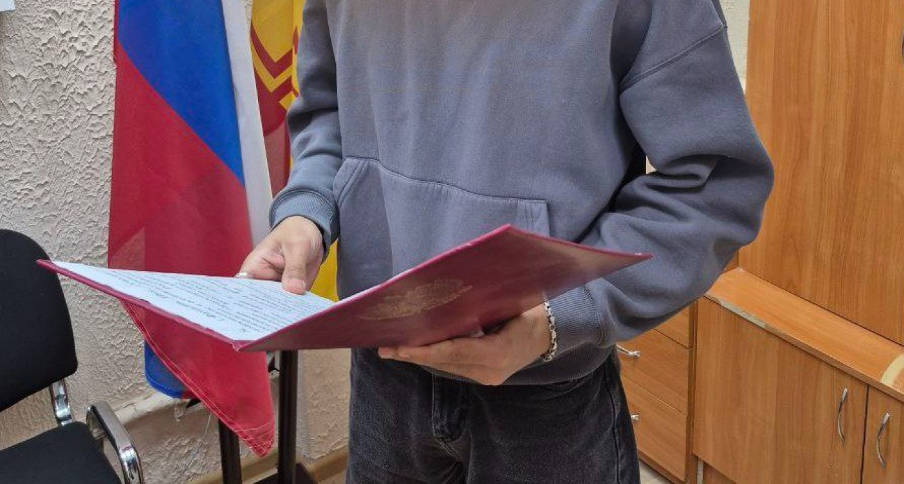 Египтянин, трижды раненый в зоне СВО, стал гражданином России в Чувашии