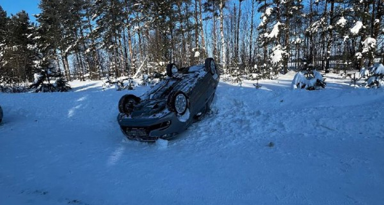 В Чувашии пьяная поездка завершилась переворотом авто и эвакуацией на штрафстоянку