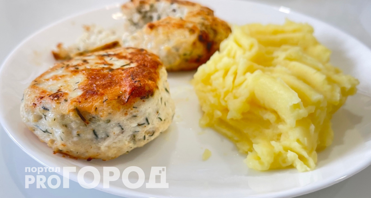 Вкус совершенно разный: лук в котлеты резать, тереть или молоть?