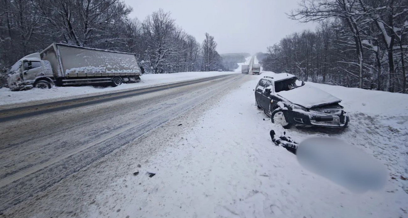В Ядринском районе произошло смертельное ДТП: погибли водитель и пассажир легковушки