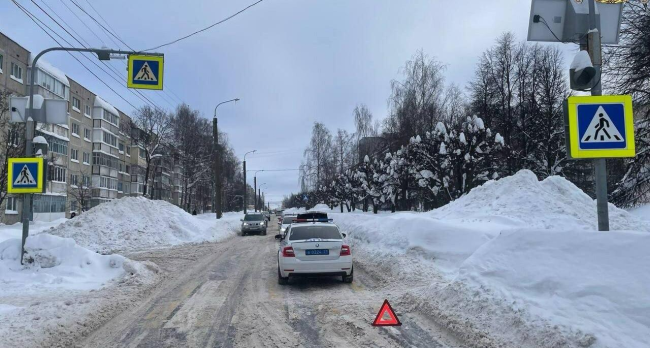 44-летний водитель сбил школьника на пешеходном переходе: ребенок с ушибом ноги попал в больницу