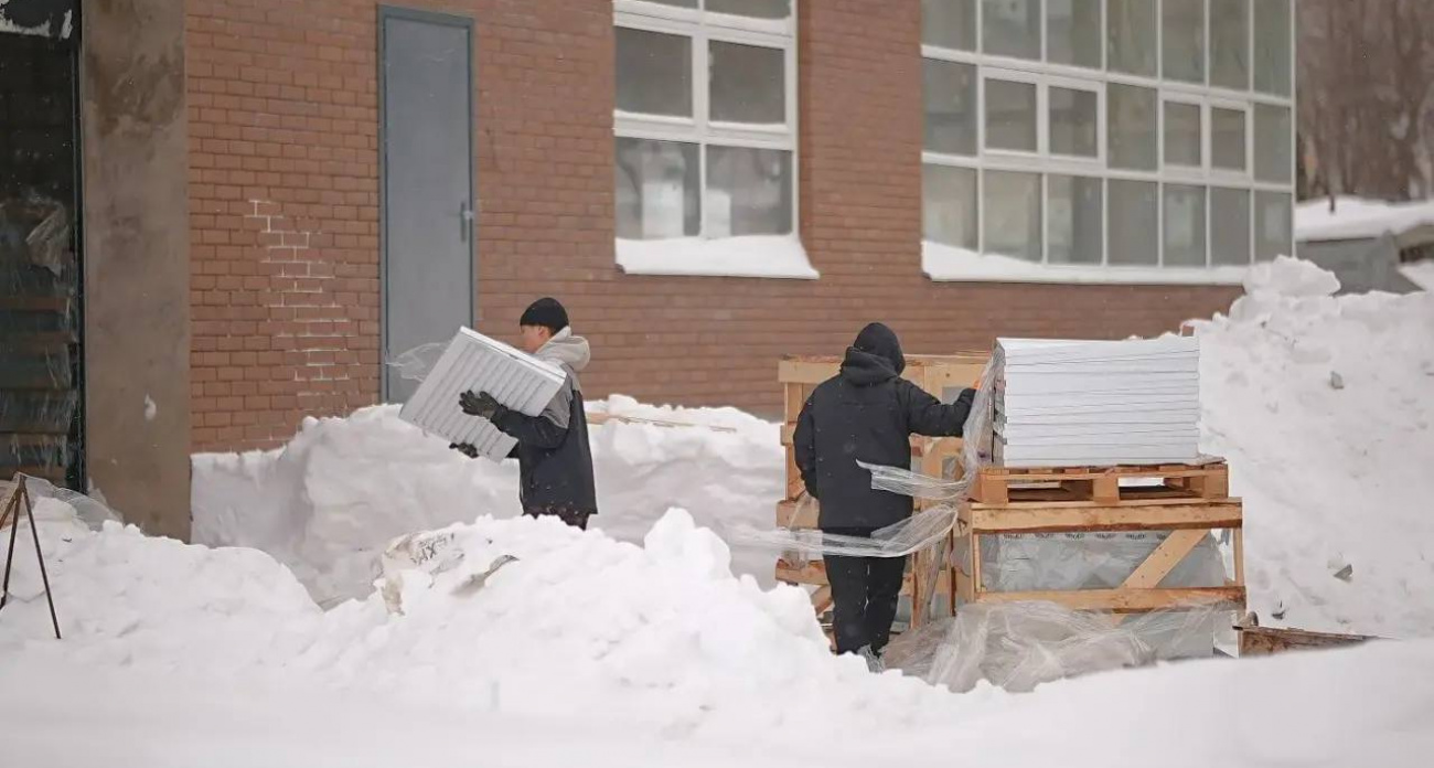 На объектах ЖК "Кувшинка" трудятся более 100 человек, чтобы дольщики получили свои долгожданные квартиры поскорее