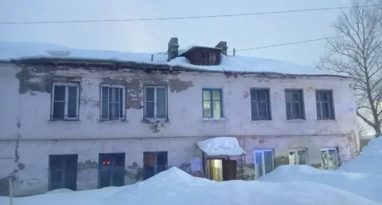 Крыша жилого дома частично рухнула в Новочебоксарске