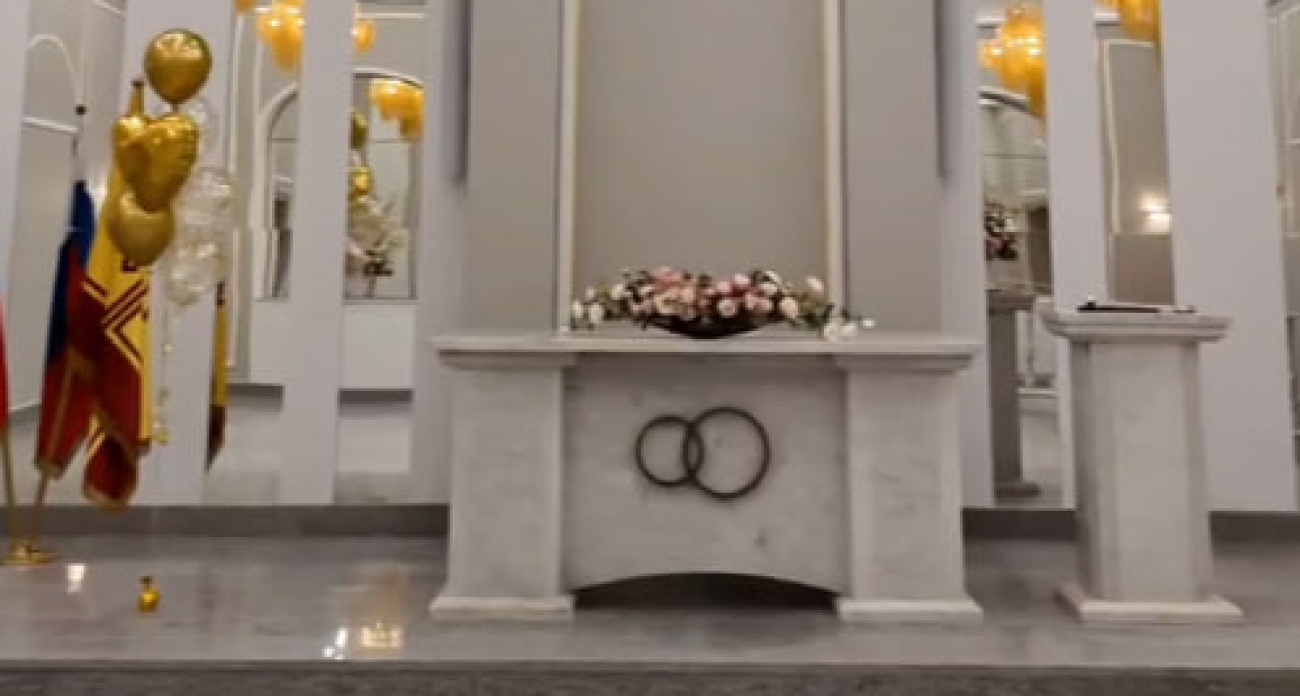 Дворец бракосочетаний Чебоксар открылся после ремонта и принял первую пару